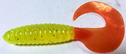 Twister Relax  przeźroczysto-żółty ze srebrnym brokatem i przeź.-czerwony ogon   9 cm sklep wędkarski makarfish.jpg