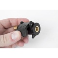 Szybkozłączka do podbieraka, siatki Korum Quick Release Net Adaptor / 1 szt / *K0310003* sklep wędkarski makarfish 2