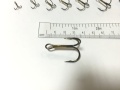 Kotwiczka uniwersalna  potrójna  ciemnobrązowa  roz 1  makarfish.jpg