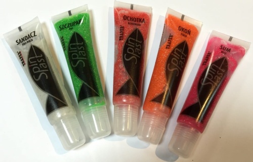 Atraktor spinningowy w żelu Traper Spin Past  1 makarfish.jpg